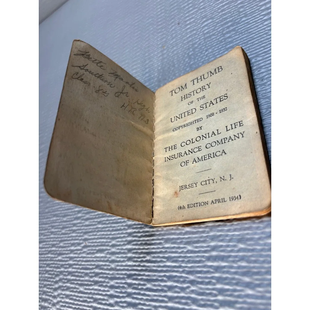 Vintage 1934 Tom Thumb History of the United States‎ Miniature Book 4th Edition